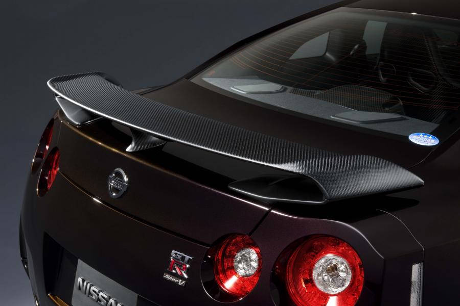  Nissan GT-R Spec V 2009 года  (фото 31 из 40)